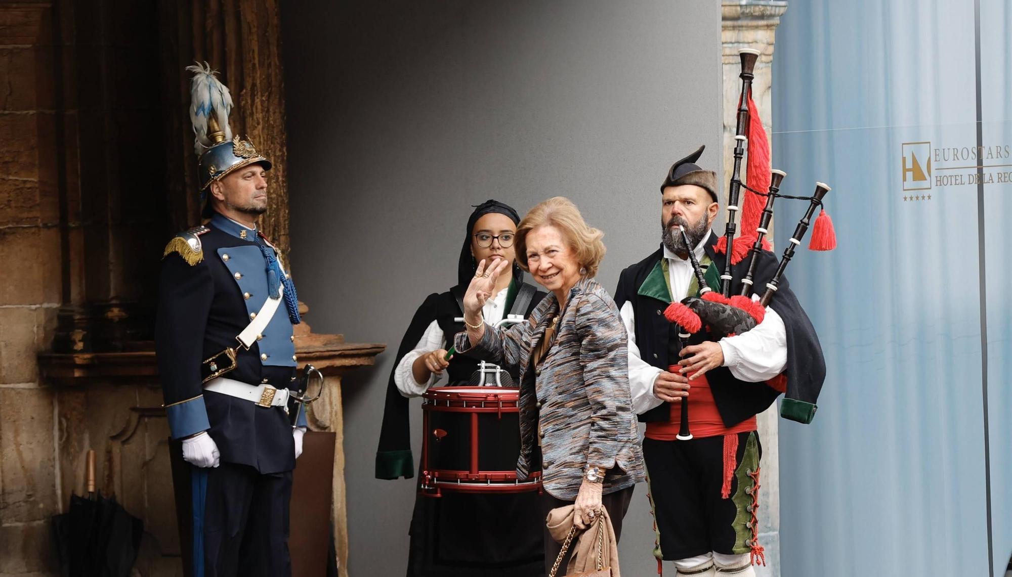 EN IMÁGENES: Personalidades, políticos y premiados se dan cita en el hotel de la Reconquista antes de la ceremonia de entrega de los Premios "Princesa"