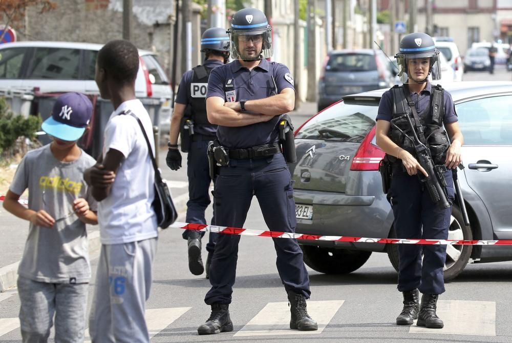 Una veintena de personas han sido detenidas durante una operación antiterrorista llevada a cabo por la Policía francesa en Argenteuil, una localidad al norte de París.