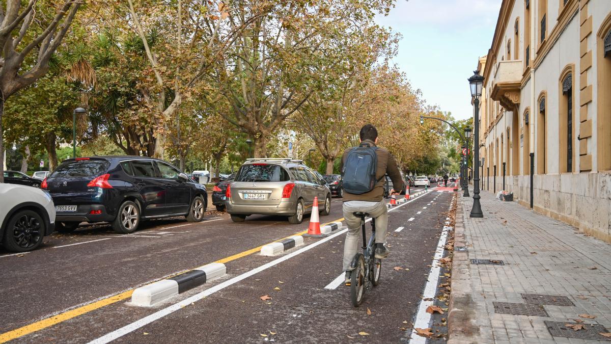 Primeras pedaladas en el nuevo vial.