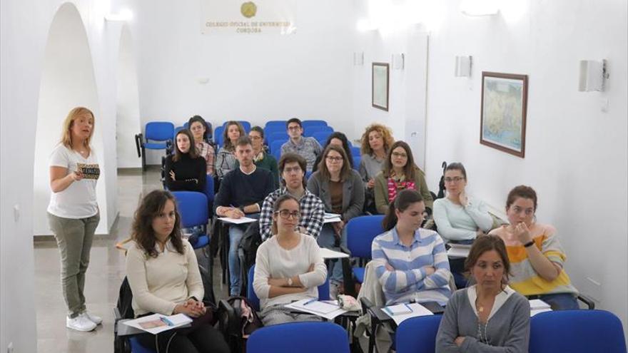 Enfermeros se forman en la lactancia materna