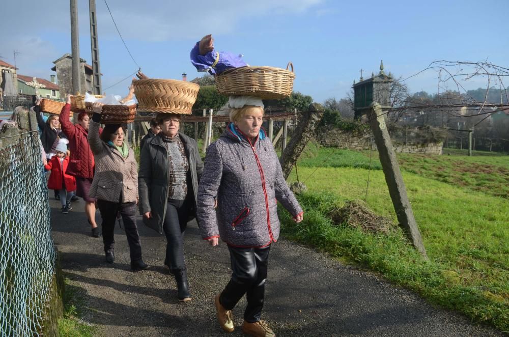 Procesión de los lacones, en el Concello de Valga.