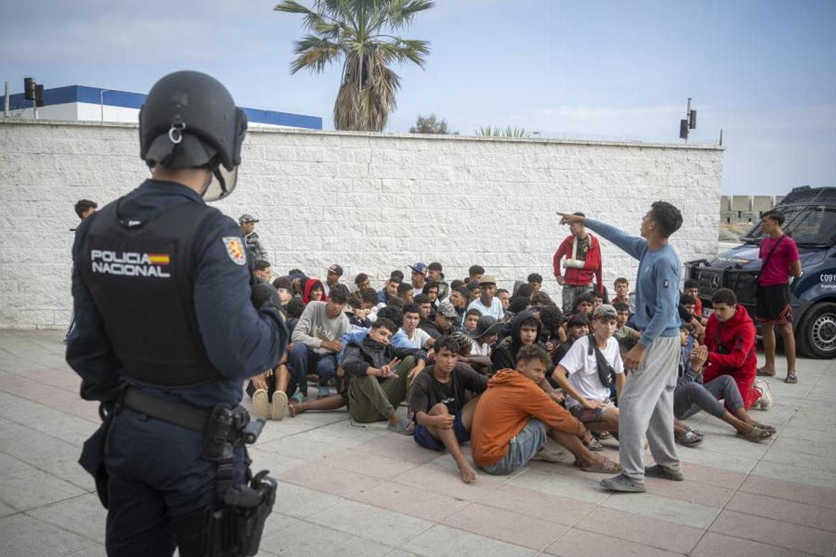 CRISI MIGRATÒRIA | Dos mesos de crisi a Ceuta: la policia constata un ...
