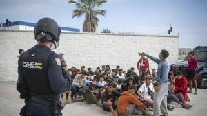 Dos mesos de crisi a Ceuta: la policia constata un augment de retorns voluntaris de migrants «per esgotament»