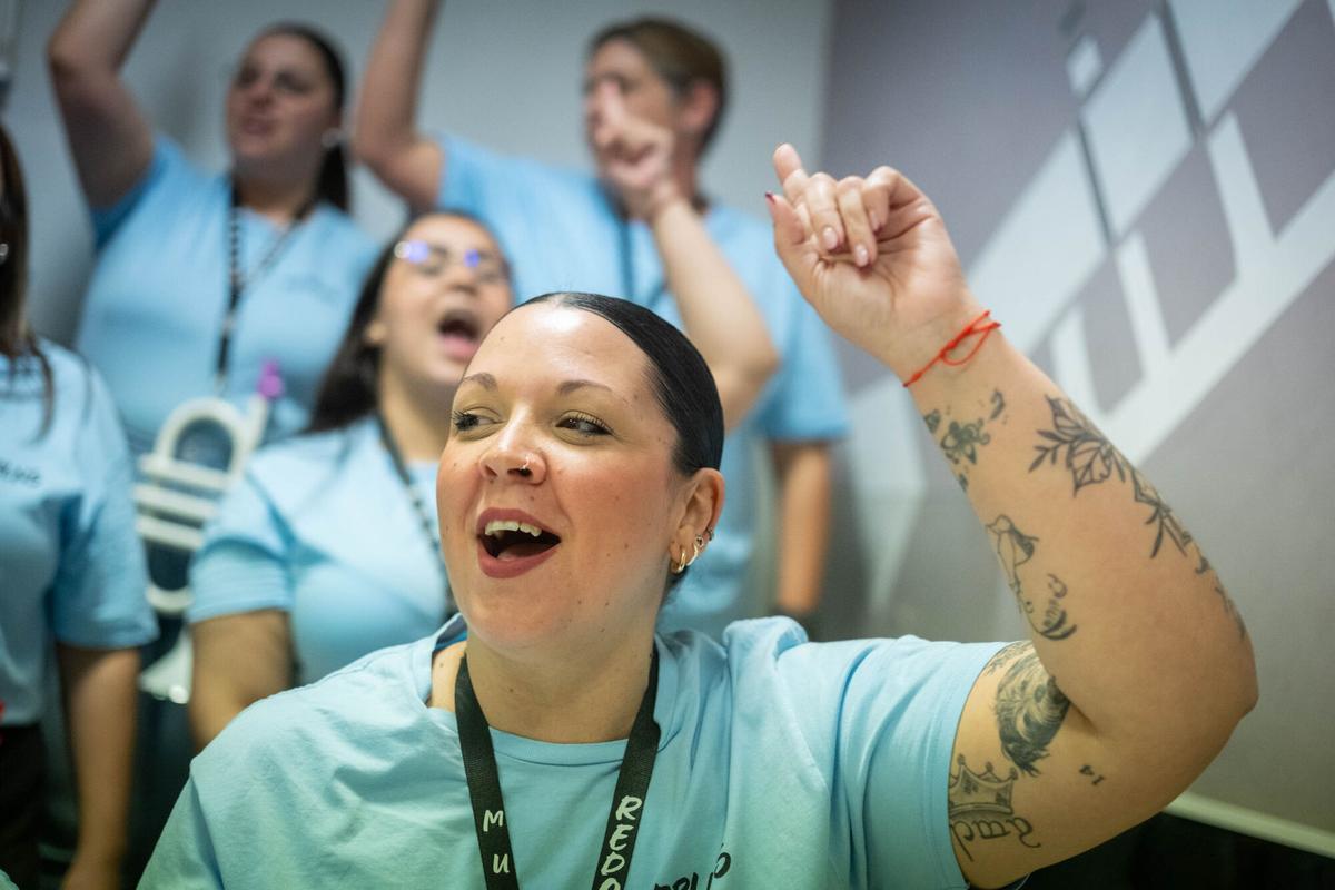 Reportaje con Redoblonas, murga femenina nueva en el Carnaval
