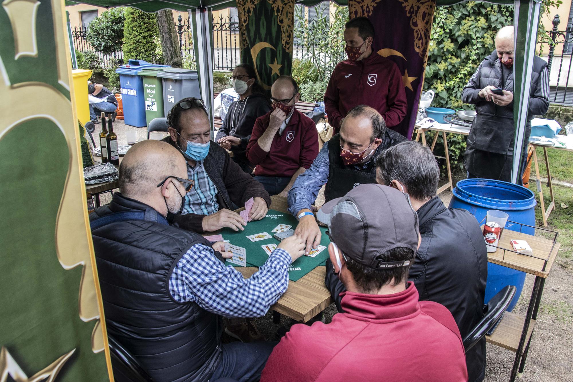 La Fiesta renace a medias en Alcoy