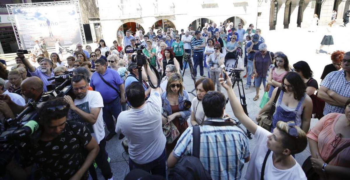 Lágrimas en Porriño por el crimen machista Lágrimas en Porriño por el crimen machista