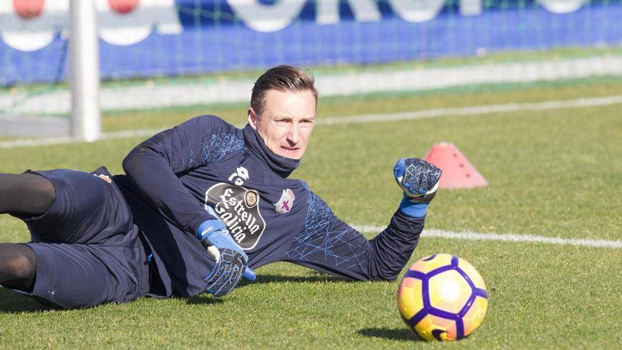 El Málaga negocia la llegada del portero polaco Przemyslaw Tyton