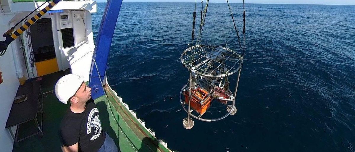 Desenvolupen un vehicle submarí capaç de monitoritzar durant mesos el fons del mar