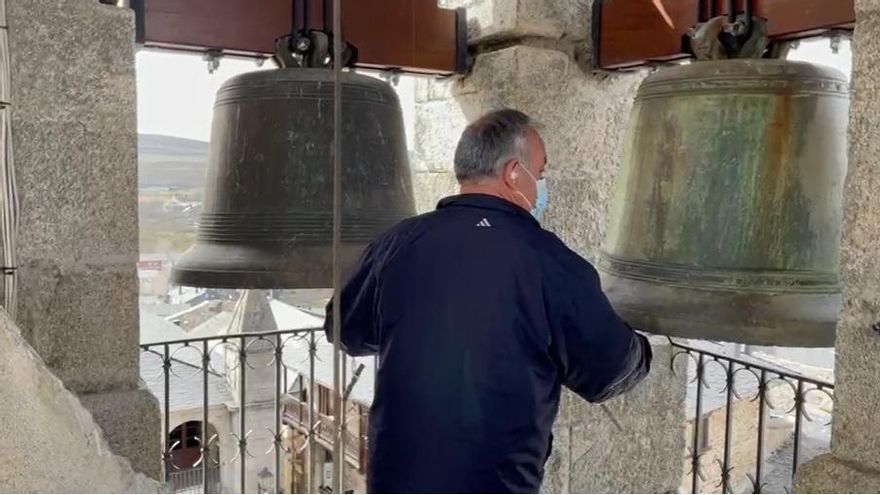 Repique de campanas en un pueblo de Zamora.