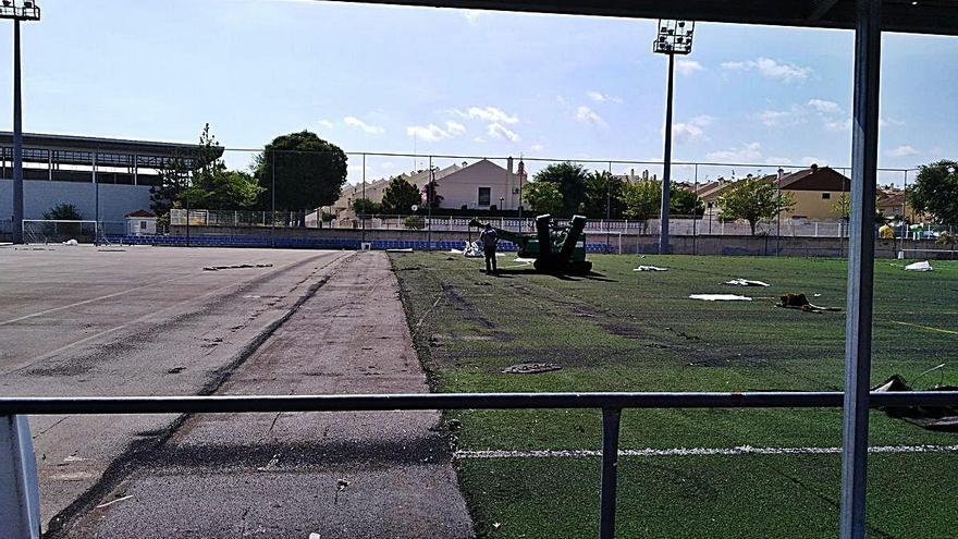 En marcha las obras del nuevo césped artificial en los campos de Roís de Corella