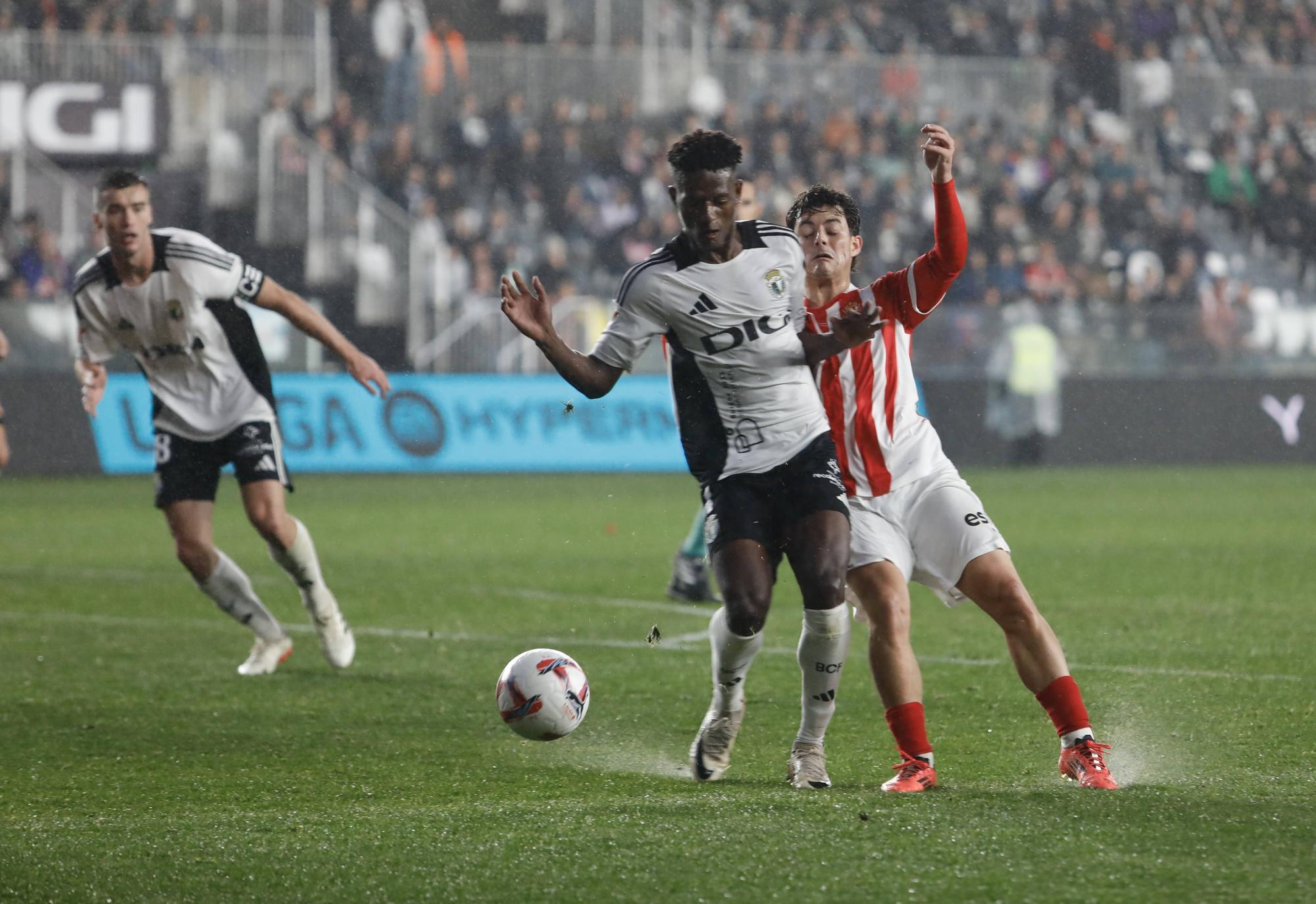 EN IMÁGENES: Así fue el Burgos-Sporting, con gran desplazamiento de  la Mareona