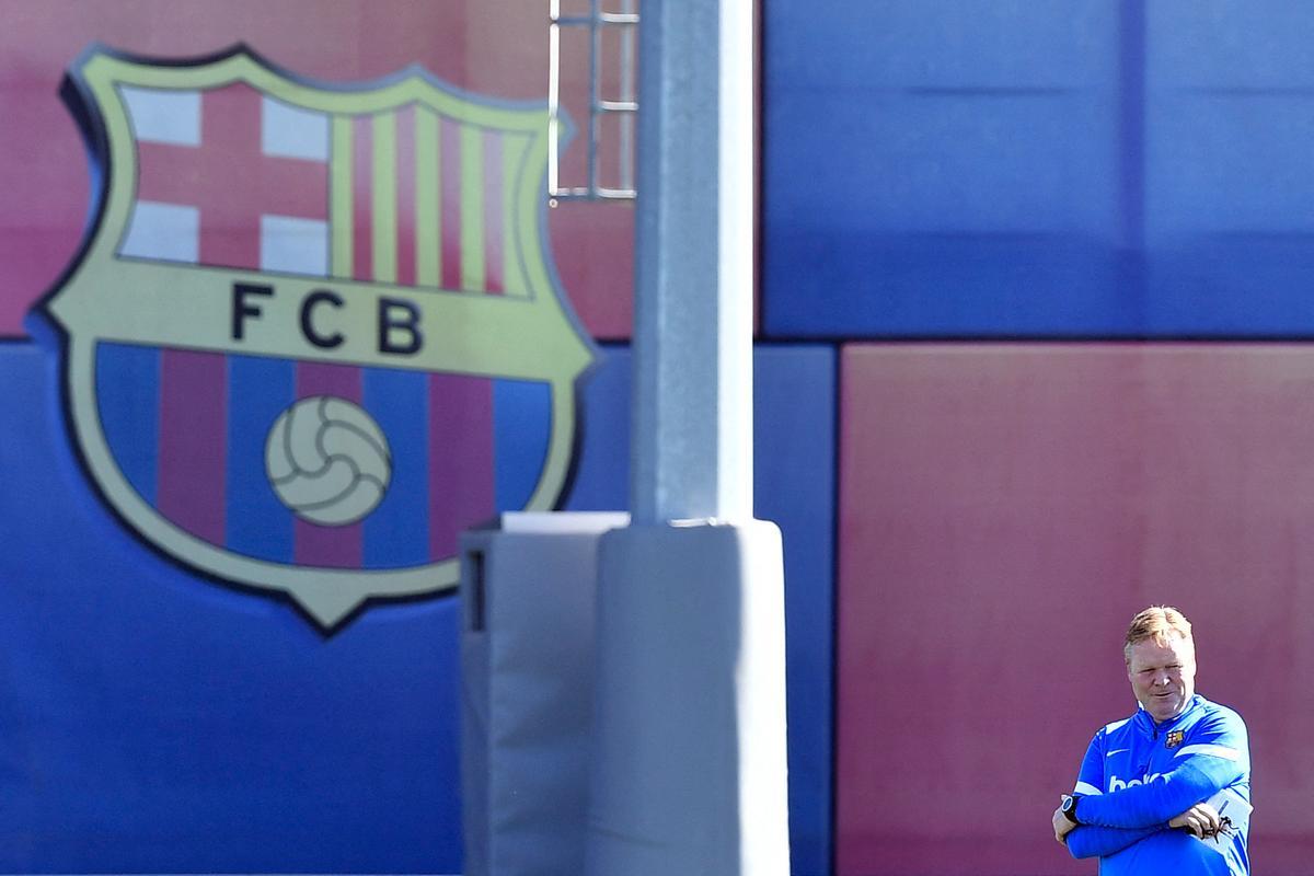 Ronald Koeman, en el entrenamiento previo del Barça - Granada