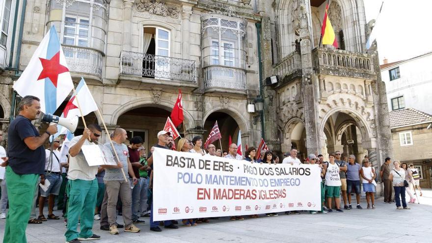 Manifestación de los trabajdores de Maderas Iglesias, a finales de agosto // Alba Villar