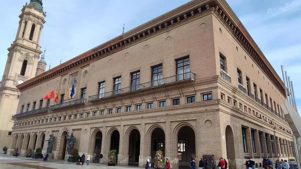 Fachada del Ayuntamiento de Zaragoza.