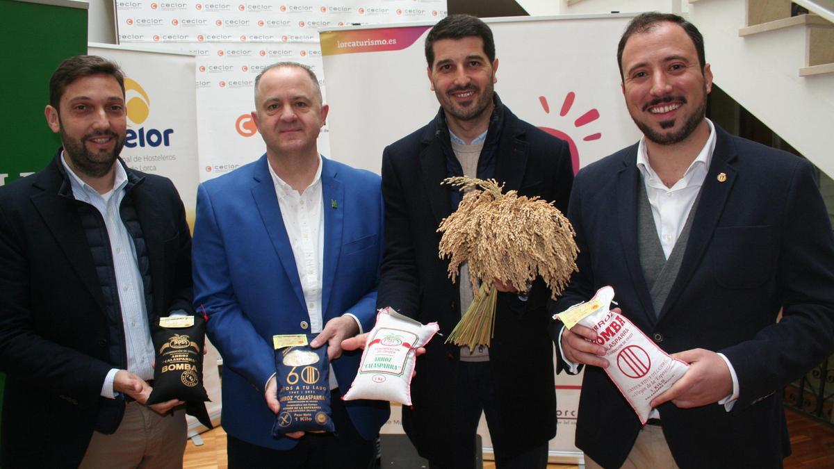 Juan Francisco Martínez, Sergio López, Jesús Abellaneda y Francisco Morales, durante la presentación de las jornadas gastronómicas del arroz de Calasparra.