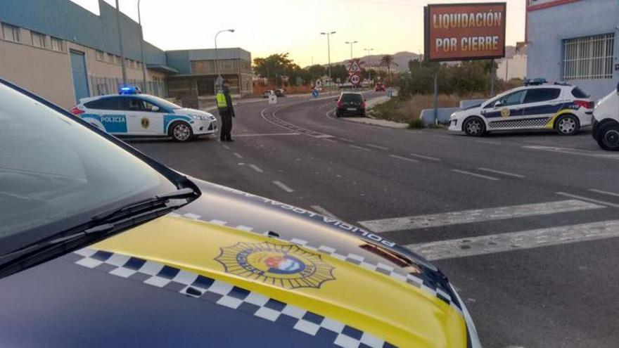 Agentes de Aspe en un control viario