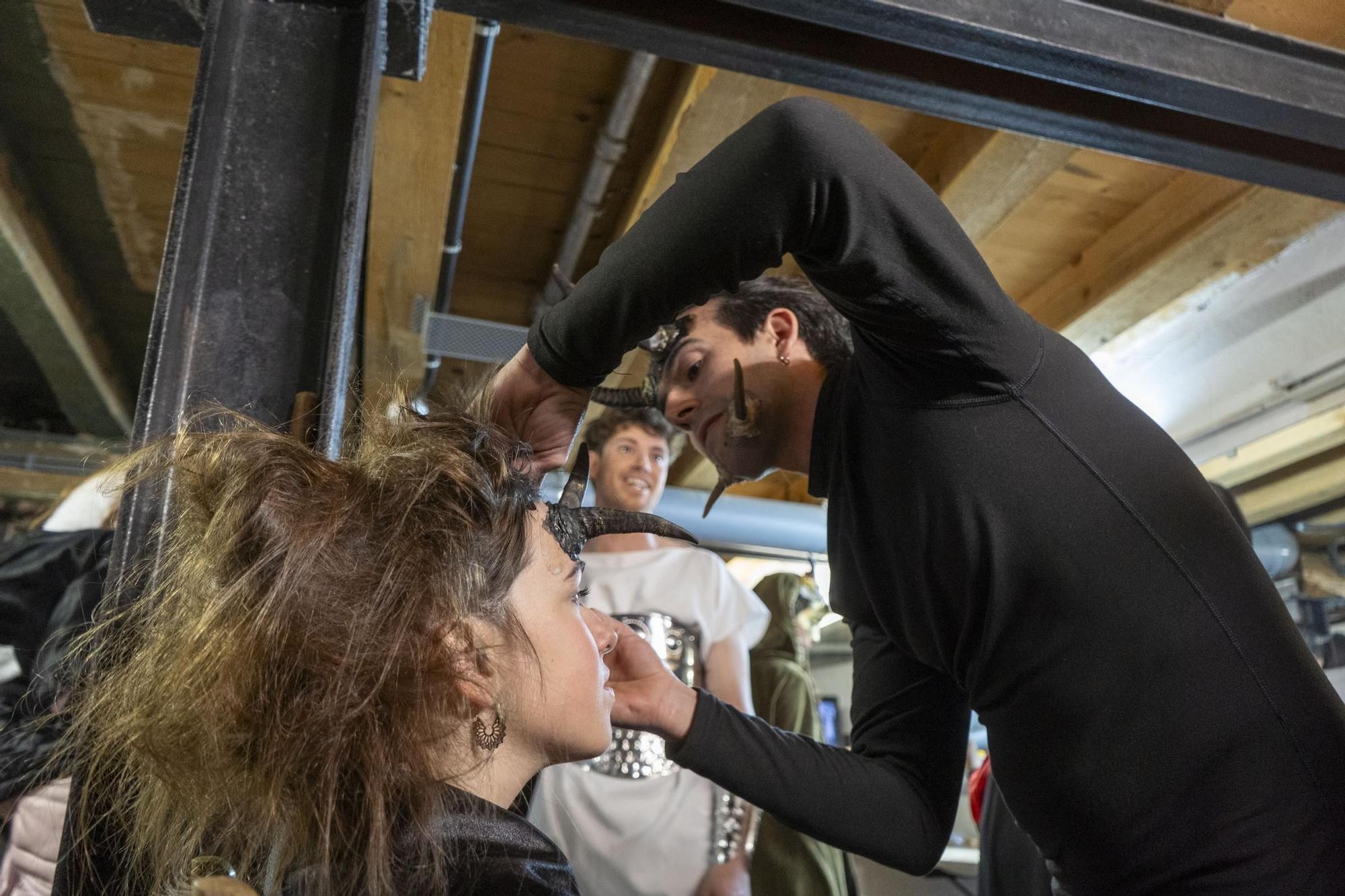 La preparació dels Pastorets de Manresa, en imatges