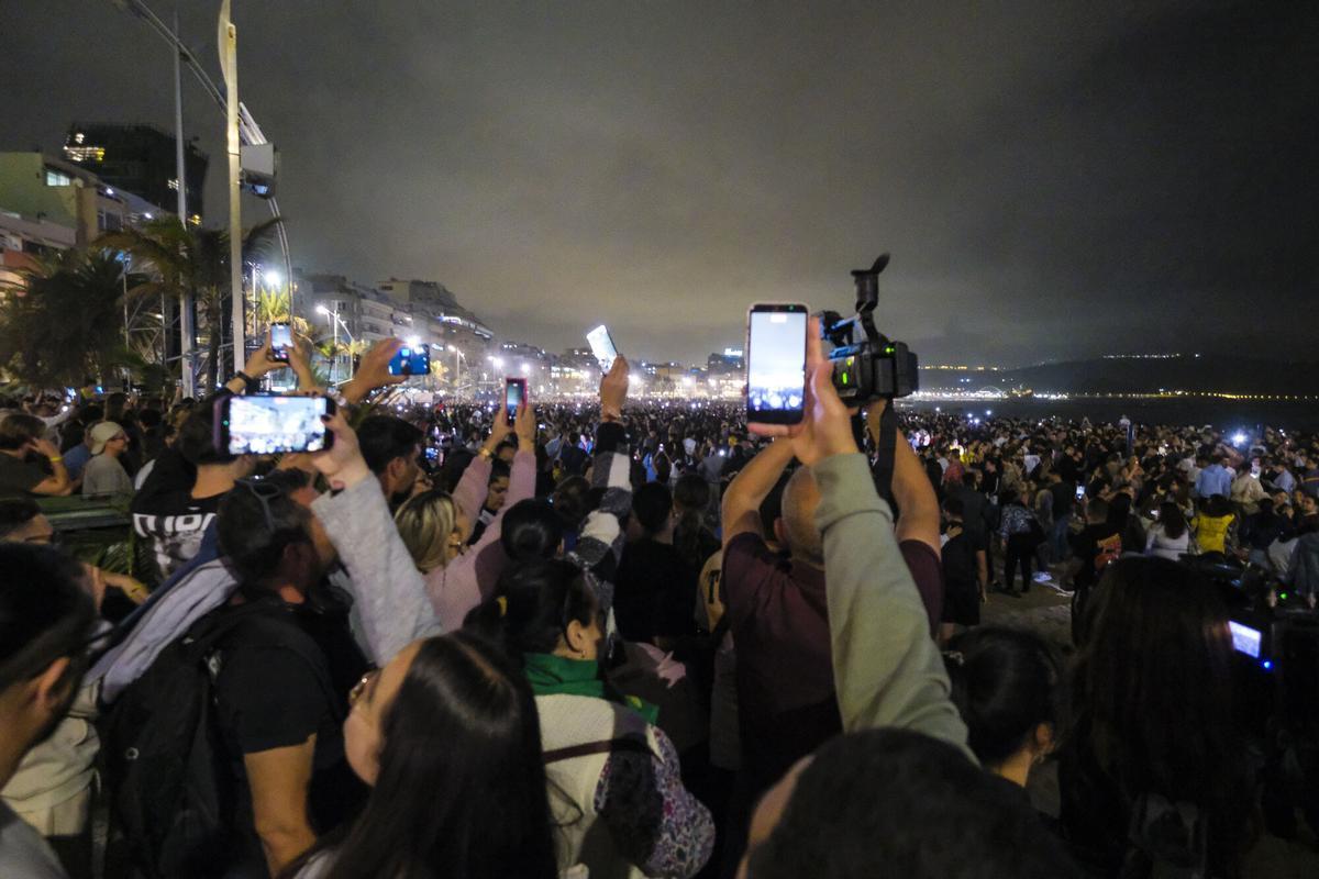 Espectáculo de drones en Las Canteras para anunciar el nuevo disco de Quevedo, 'El Baifo'