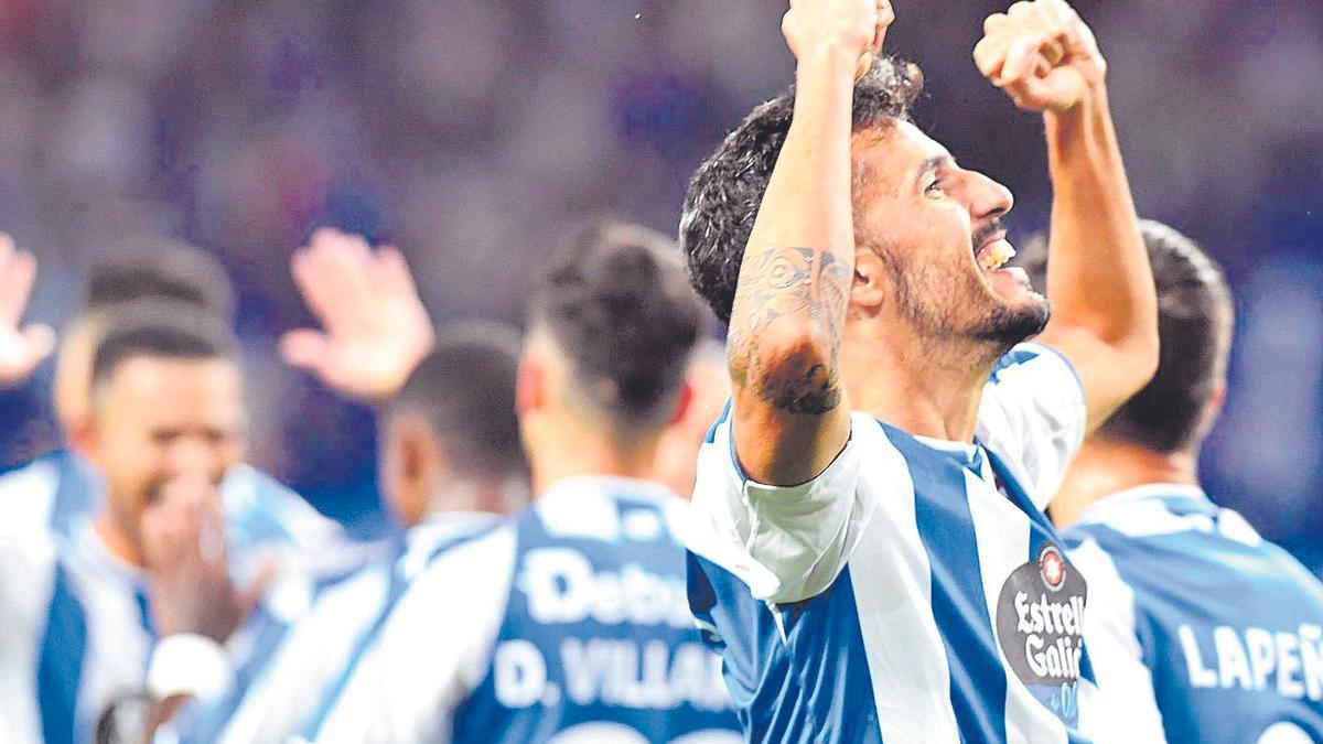 Alberto Quiles festeja su primer gol con la camiseta del Dépor ante el Celta B en Riazor. | Víctor Echave