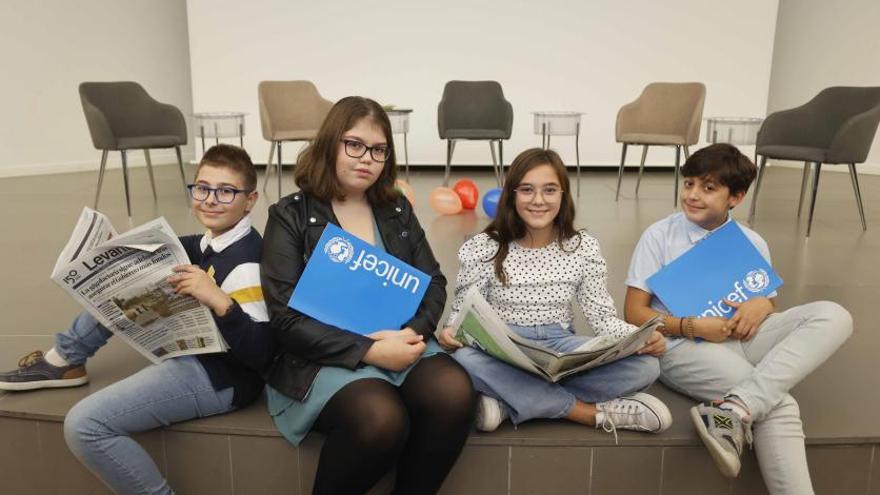 Alejandro, Ainhoa, Silvia iJoan, en el Club DiarioLevante.  jm lópez