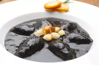 Receta de chipirones en su tinta a la vasca