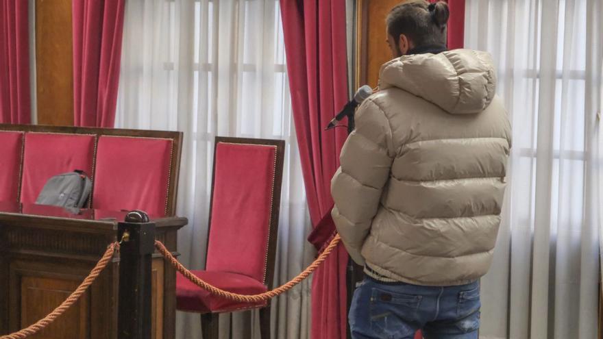 El autor de los disparos compareció en la Audiencia y se conformó con la condena pactada. |  Roi Cruz