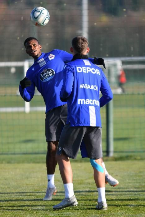 El técnico dirige su última sesión en Abegondo para ultimar la preparación del encuentro en el Carlos Belmonte ante el Albacete.