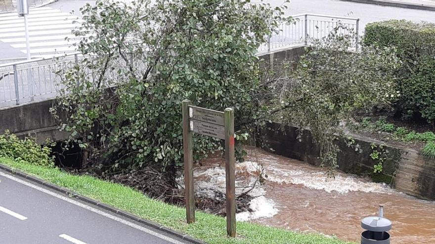 Alerta en el río Arlós por el alto nivel de agua
