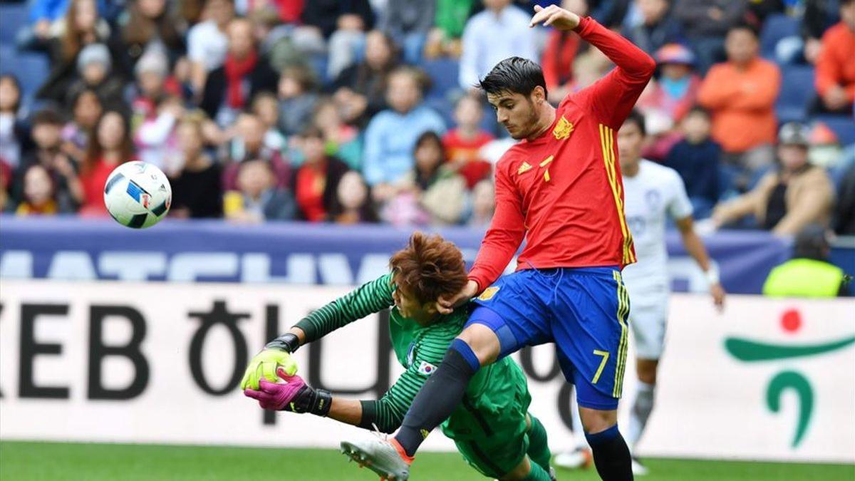 Álvaro Morata en una acción de aquel España - Corea del Sur sin culés