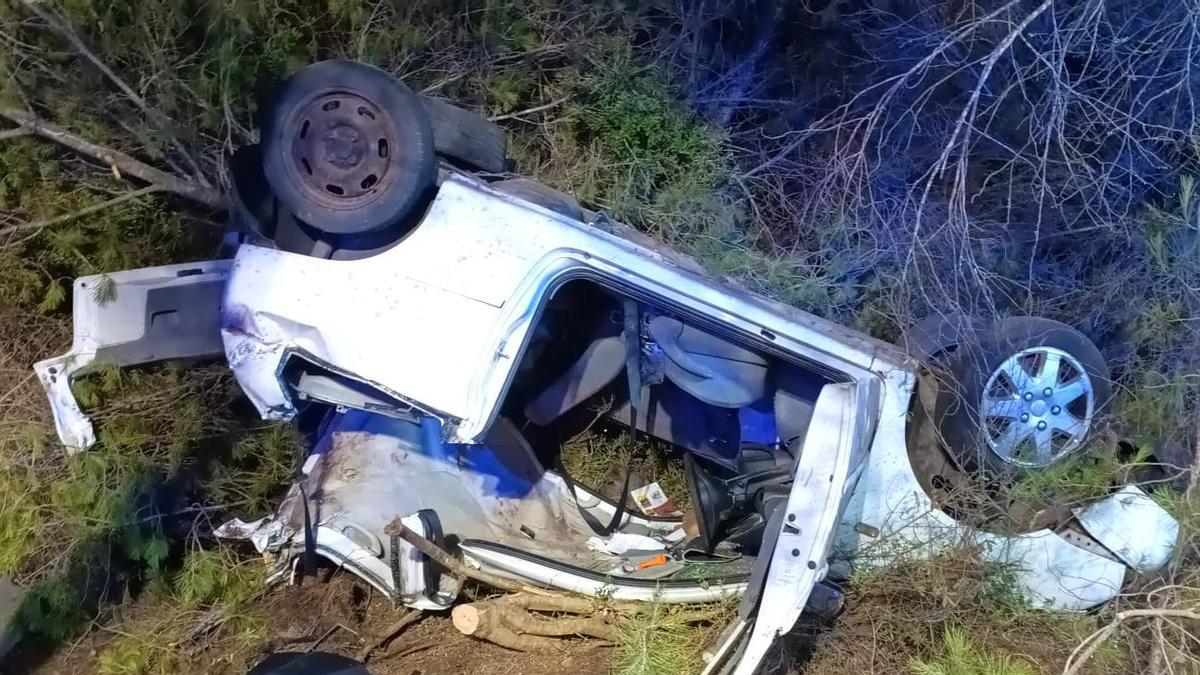 El coche que sufrió el accidente el domingo por la noche en la carretera de Porto Cristo.