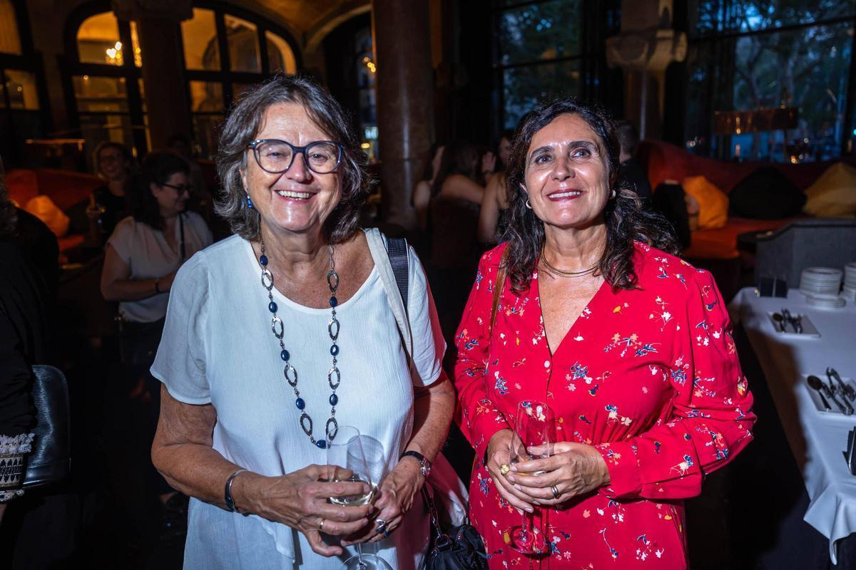 La editorial Alba brinda por sus 30 años. Gloria Gutiérrez y Maribel Luque, Agencia Carmen Balcells.