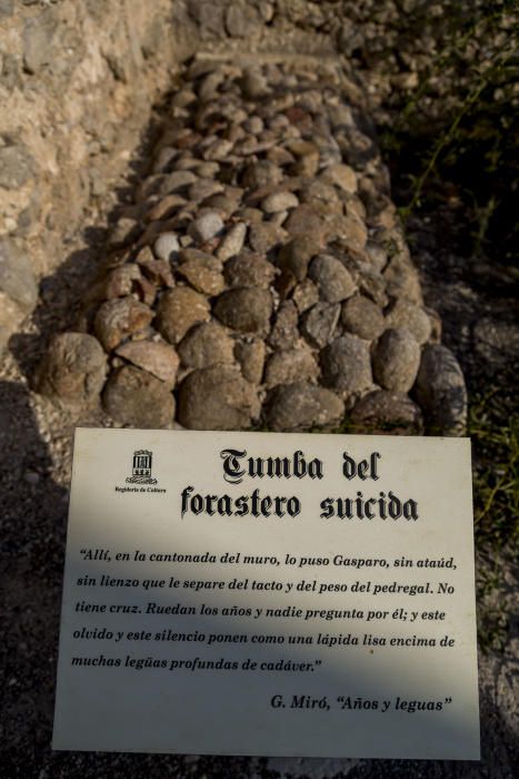 El antiguo cementerio del castillo, inspirador de la obra de Gabriel Miró, se consolida como espacio cultural