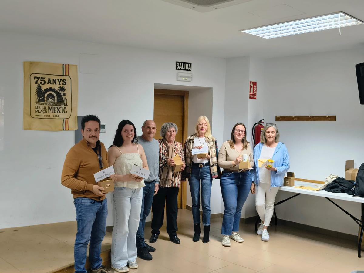 Foto de familia de algunos de los participantes de este particular cásting.