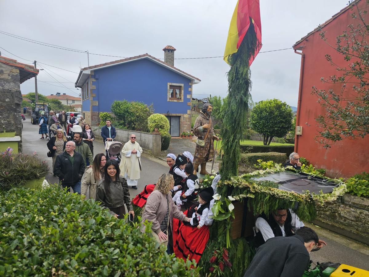 En imágenes: devoción en Lluces (Colunga) por San Isidro