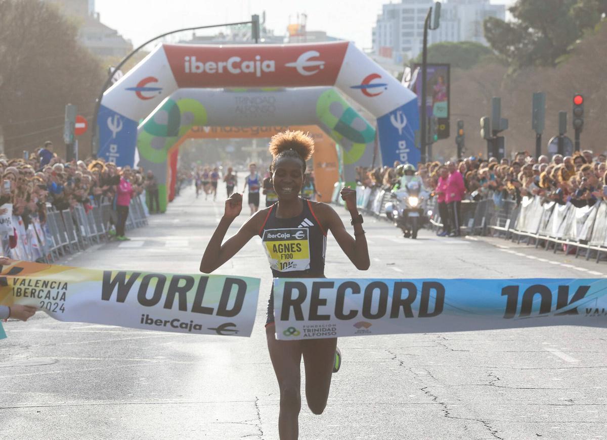 Récord del mundo femenino de Agnes Chebet en 2024
