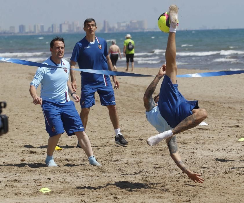 Entrenamiento del Levante en la Patacona