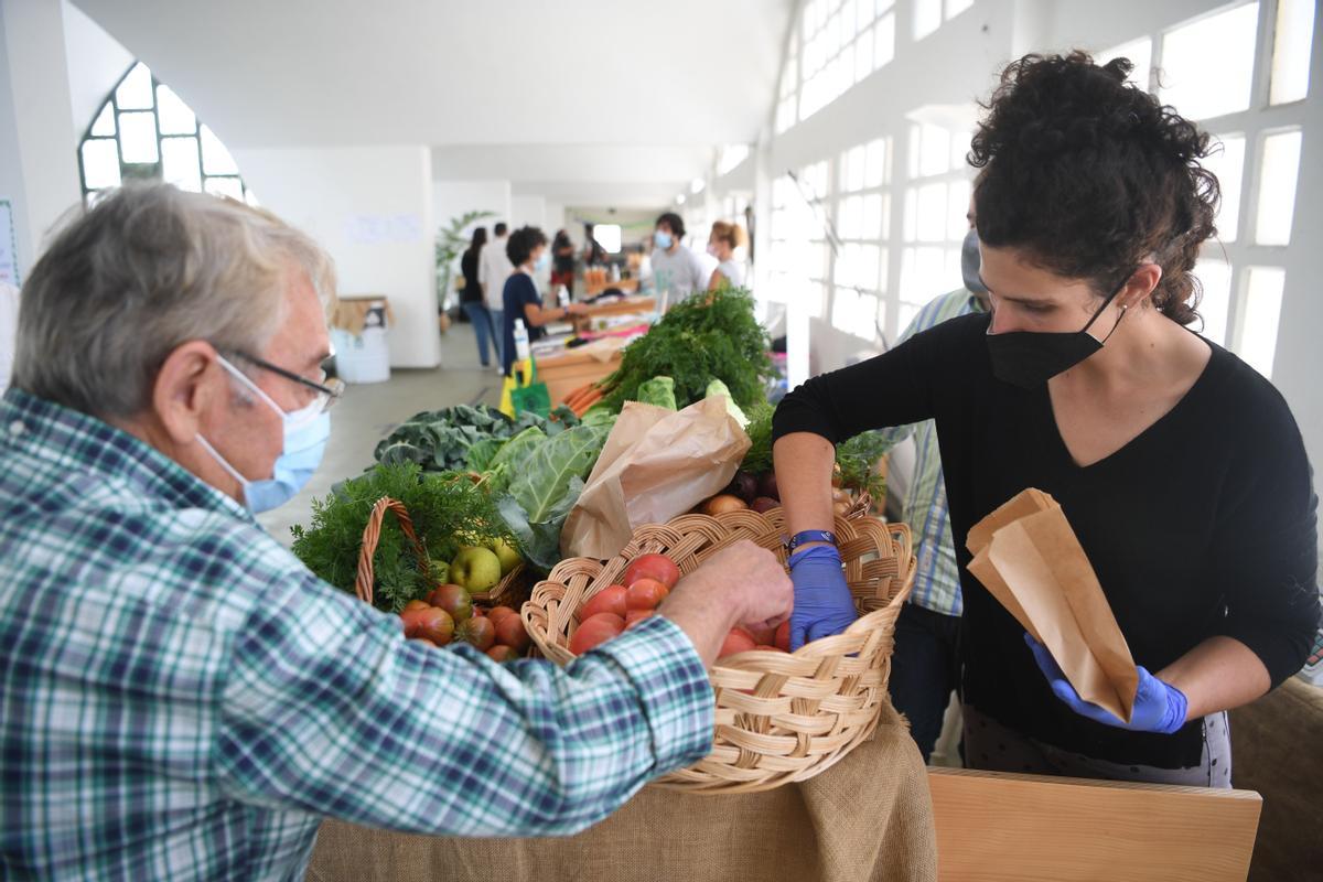 Feira de Economía Social, Solidaria e Sustentable de Ecos do Sur en el mercado de San Agustín