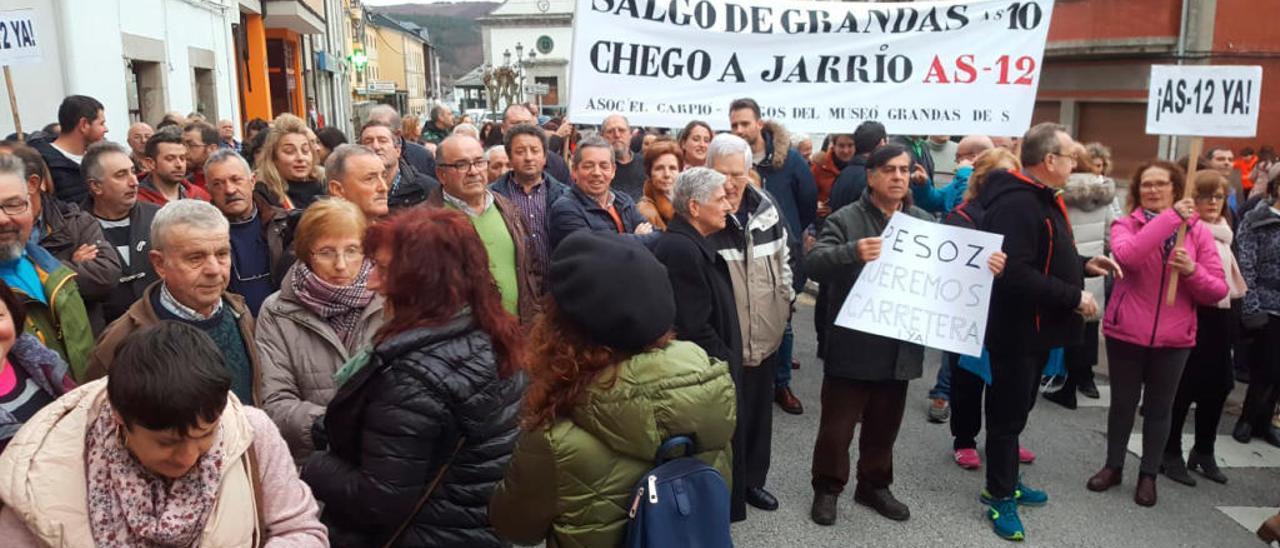 Protesta en Boal para pedir la reparación de la carretera AS-12.