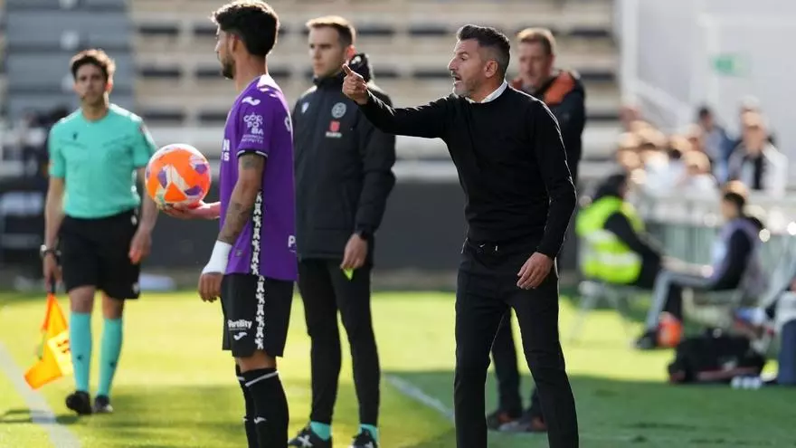Iván Ania y la derrota ante el Burgos: “El siguiente objetivo que teníamos en mente está casi imposible”