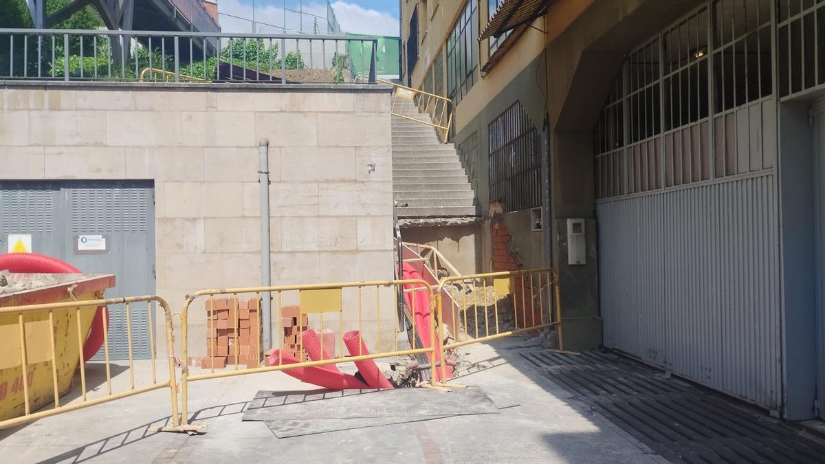 Las escaleras de Fernández de Oviedo levantadas.