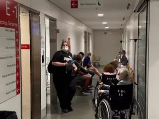 Las Urgencias de CAP y hospitales experimentan un "ligero repunte" de covid y mayores "descompensados" en plena ola de calor