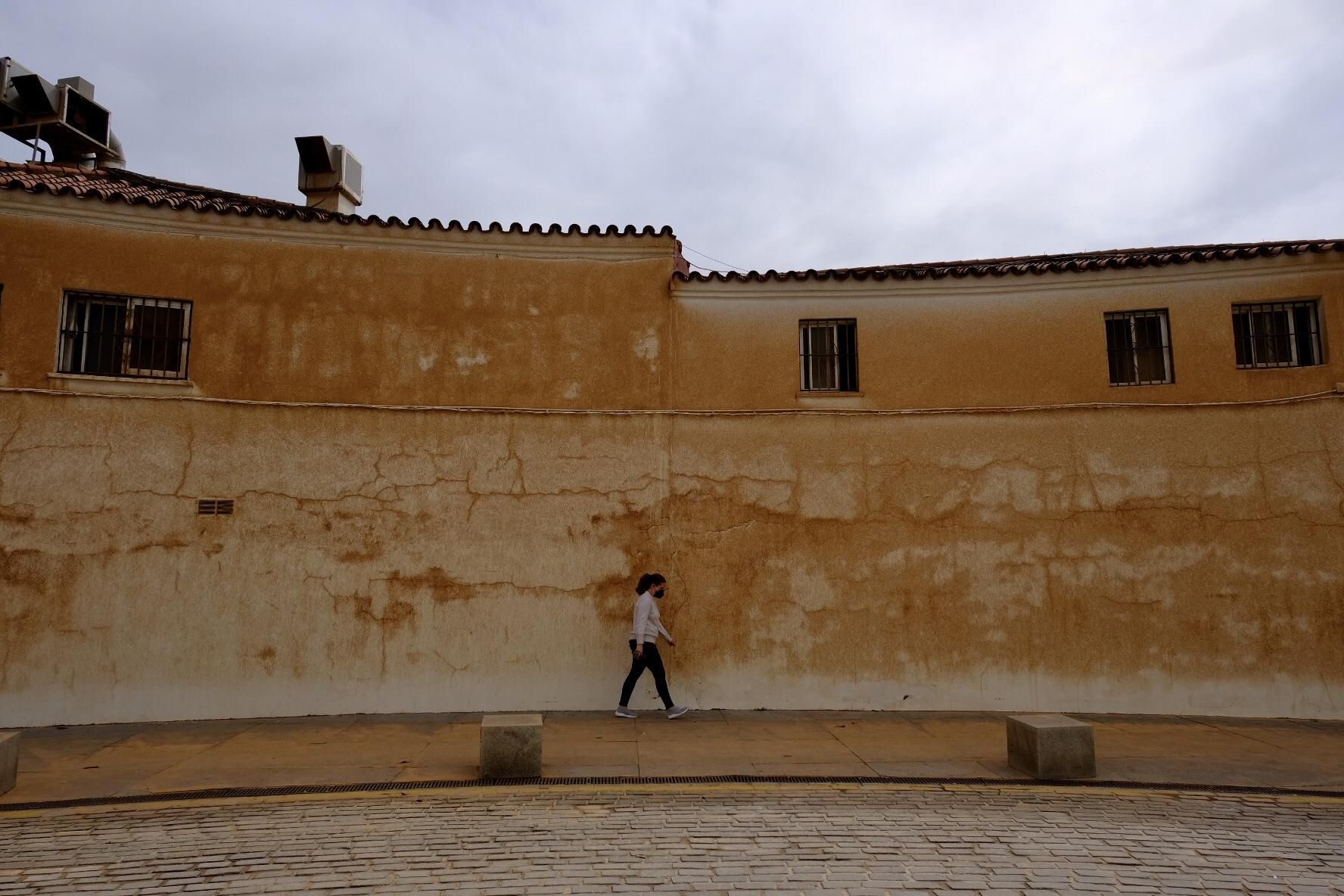 Este sábado, el barro seguía cubriendo calles y edificios de la capital