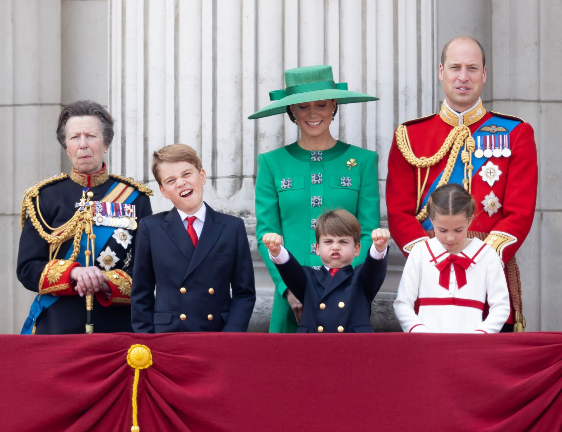 La Familia Real británica celebra el 6 cumpleaños del príncipe Louis.