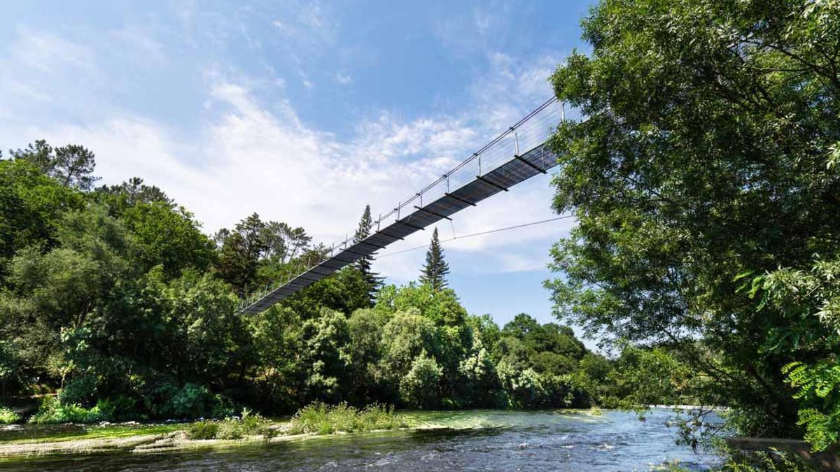 El puente colgante más largo de Galicia, a veinte minutos de Santiago