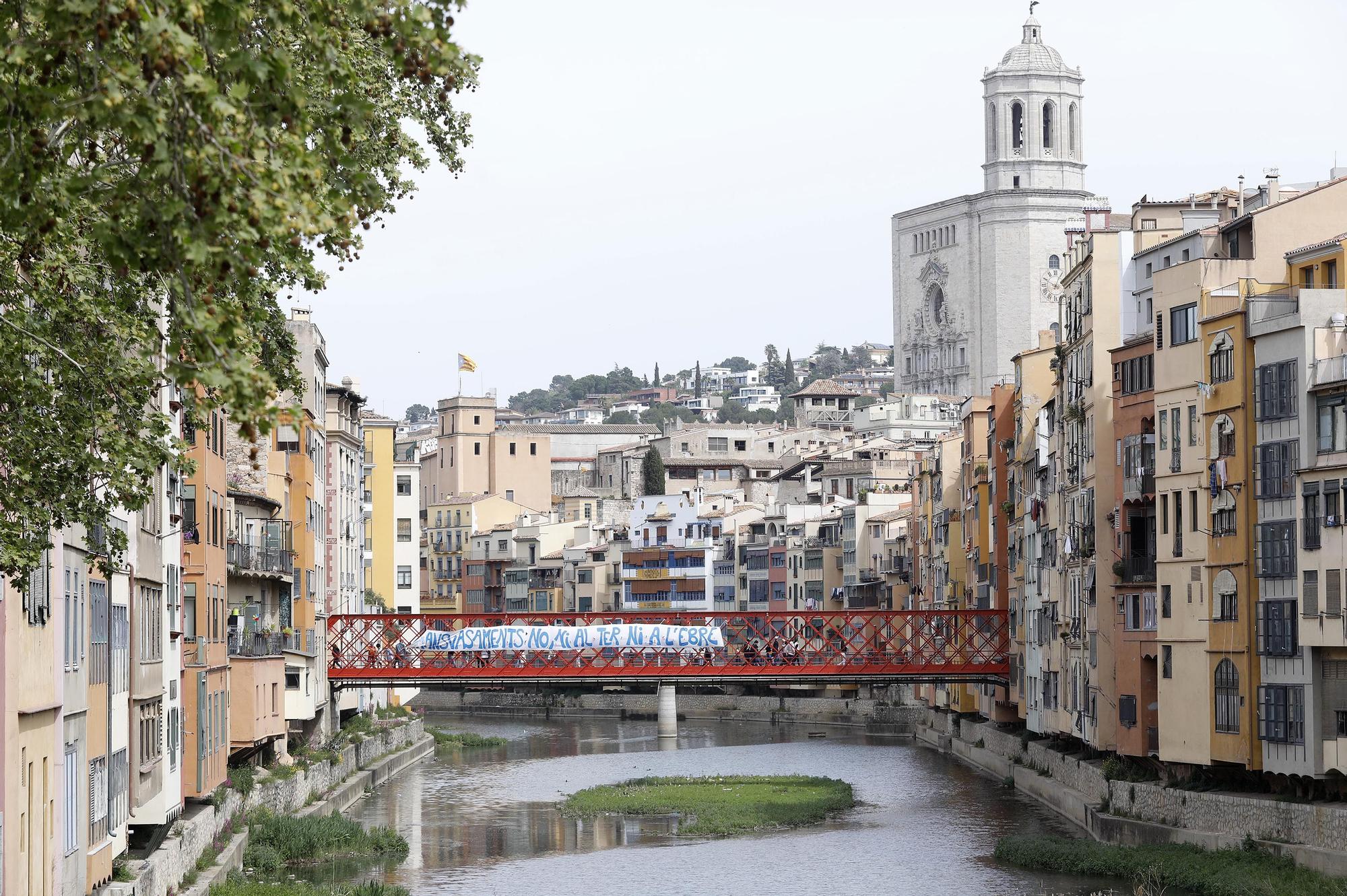 Les millors imatges de la palanganada del Pont de Pedra