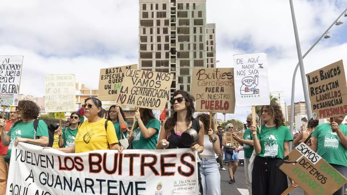 Más de 600 personas reclaman en el barrio de Schamann de Las Palmas de Gran Canaria una vivienda digna