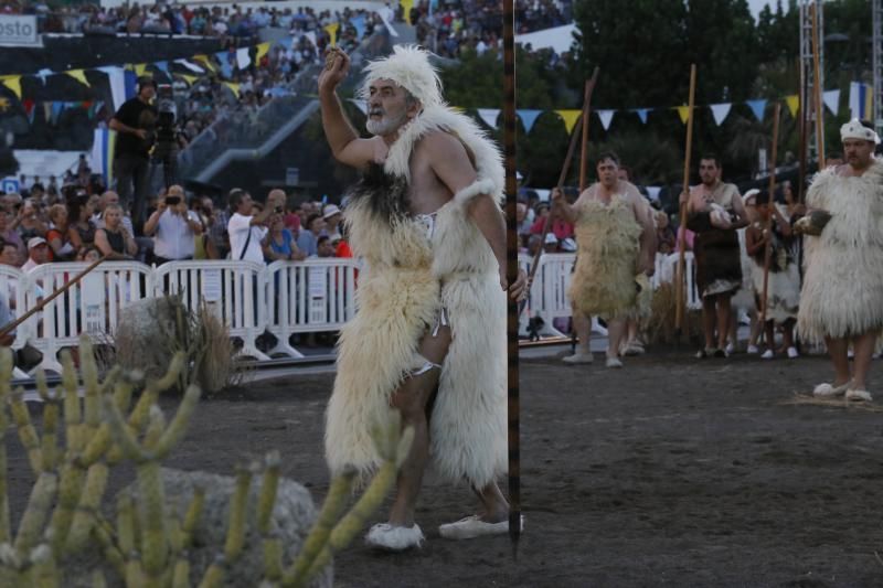 Representación del hallazgo de la Virgen de Candelaria por los guanches 2016