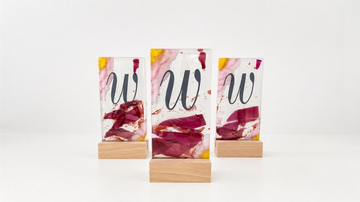 Los galardones de los Premios Woman Aragón son obra de la artesana zaragozana Susana Martín.