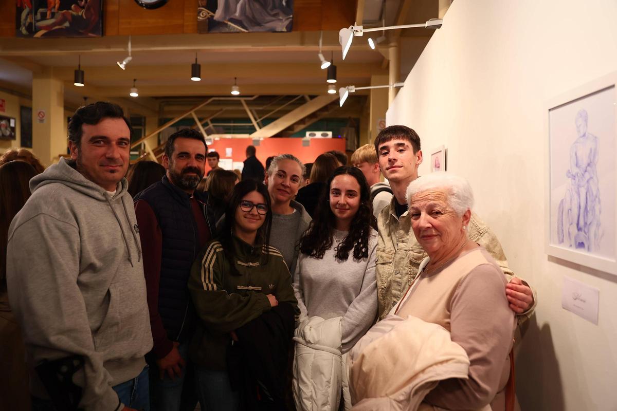 EN IMÁGENES: El arte a bolígrafo del artista de 16 años Aarón Martínez desembarca en Avilés