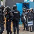 Policías nacionales en un acceso a Riazor, parte del dispositivo de seguridad del Dépor-Málaga, la temporada pasada.